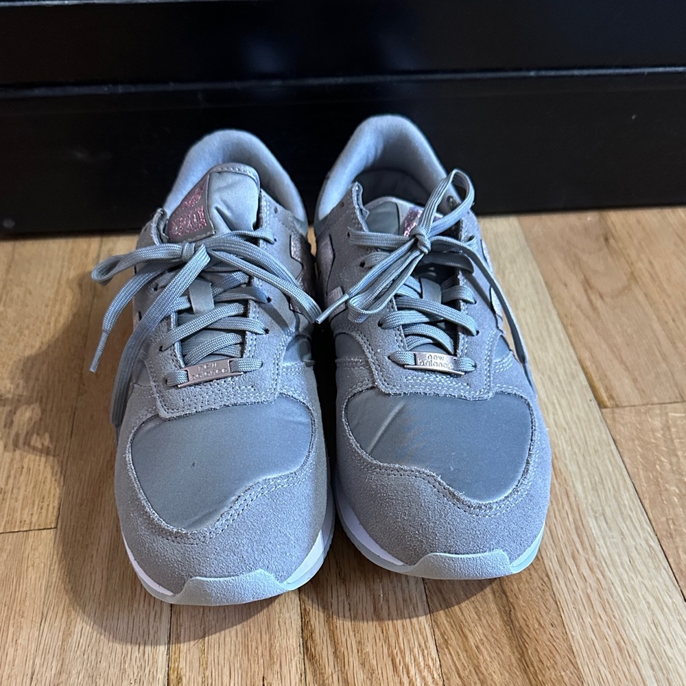 New Balance 420v2 Sneakers for Women